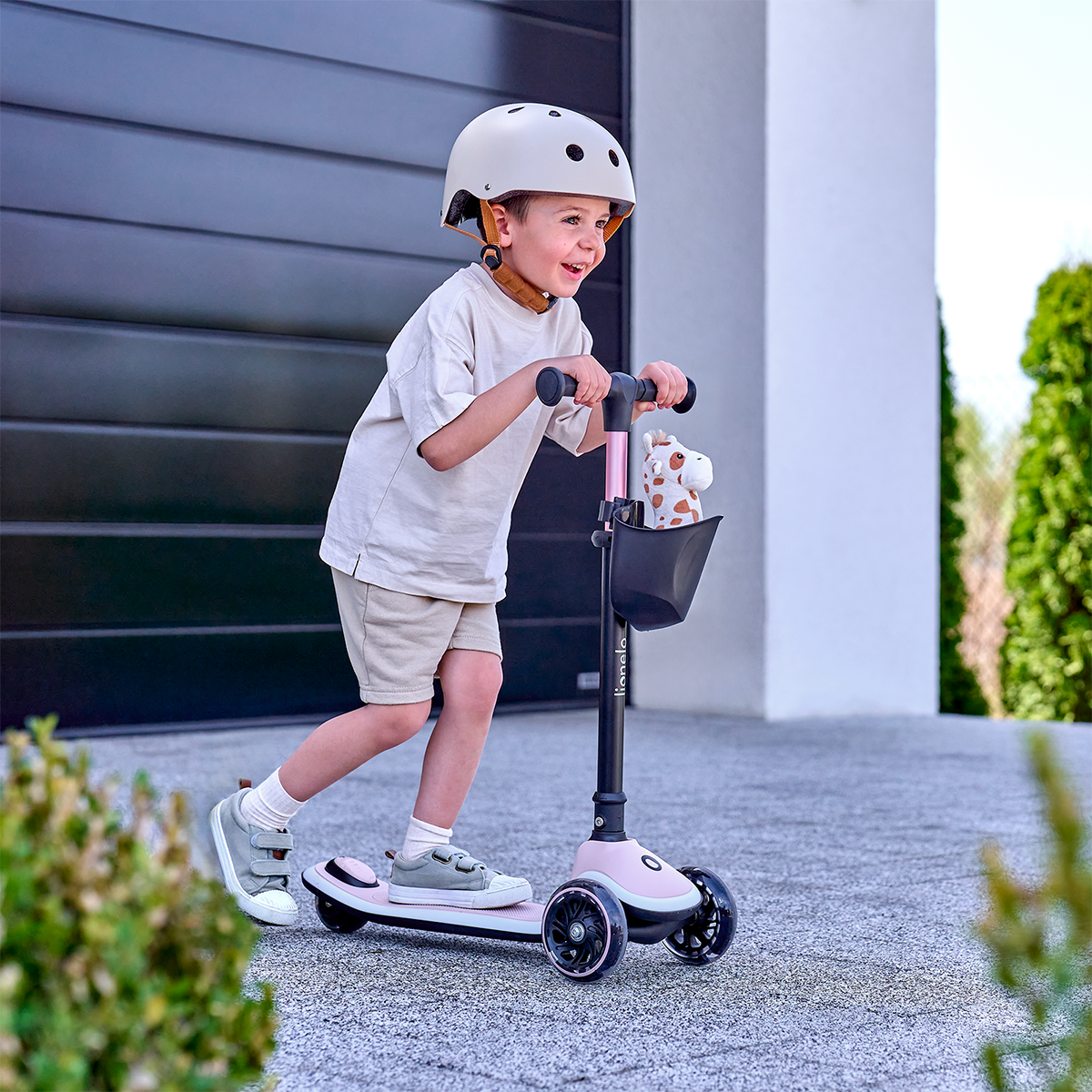 children's scooter product view 2 Lionelo Mey Beige Sand