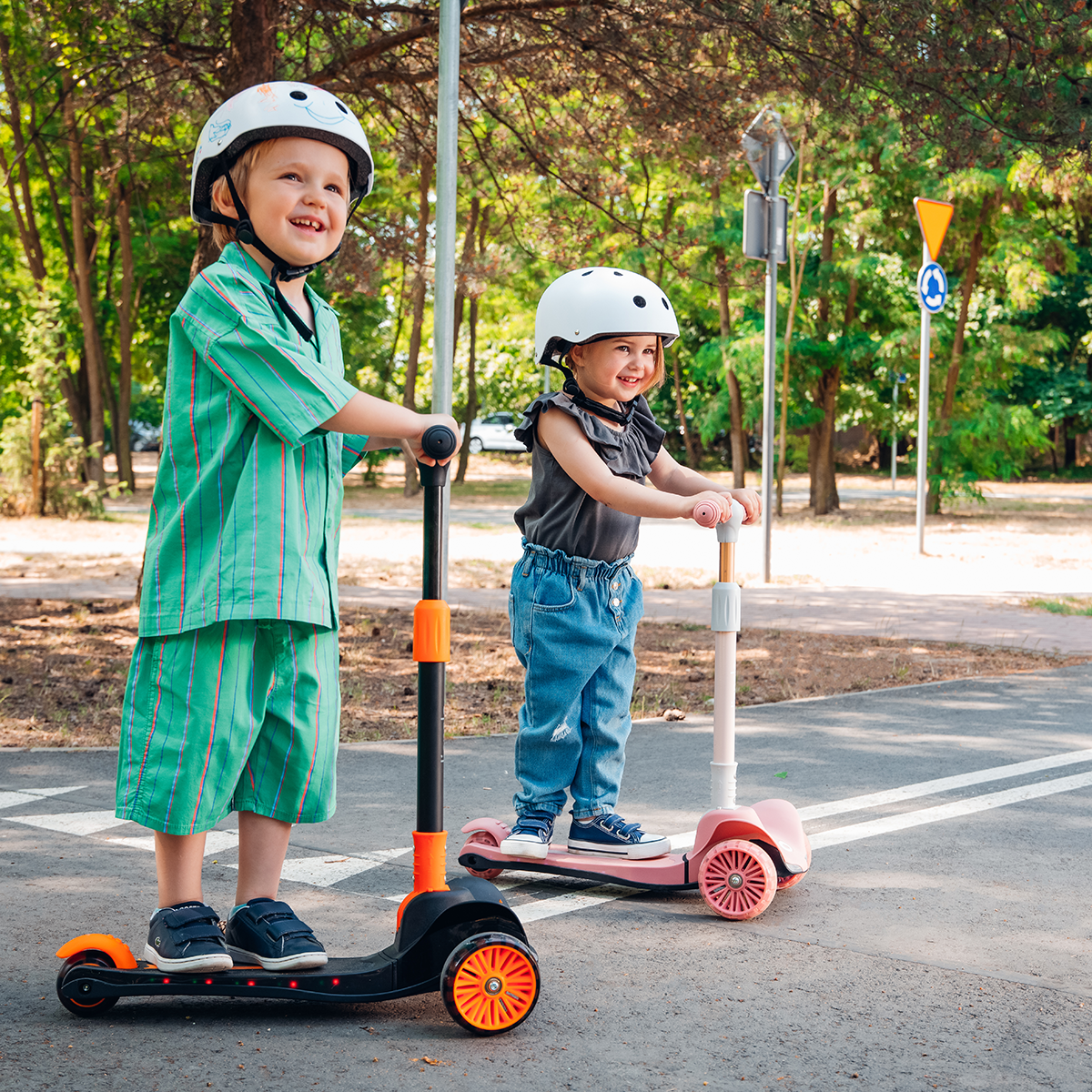 children's scooter product view 2 Lionelo Timmy Pink Rose