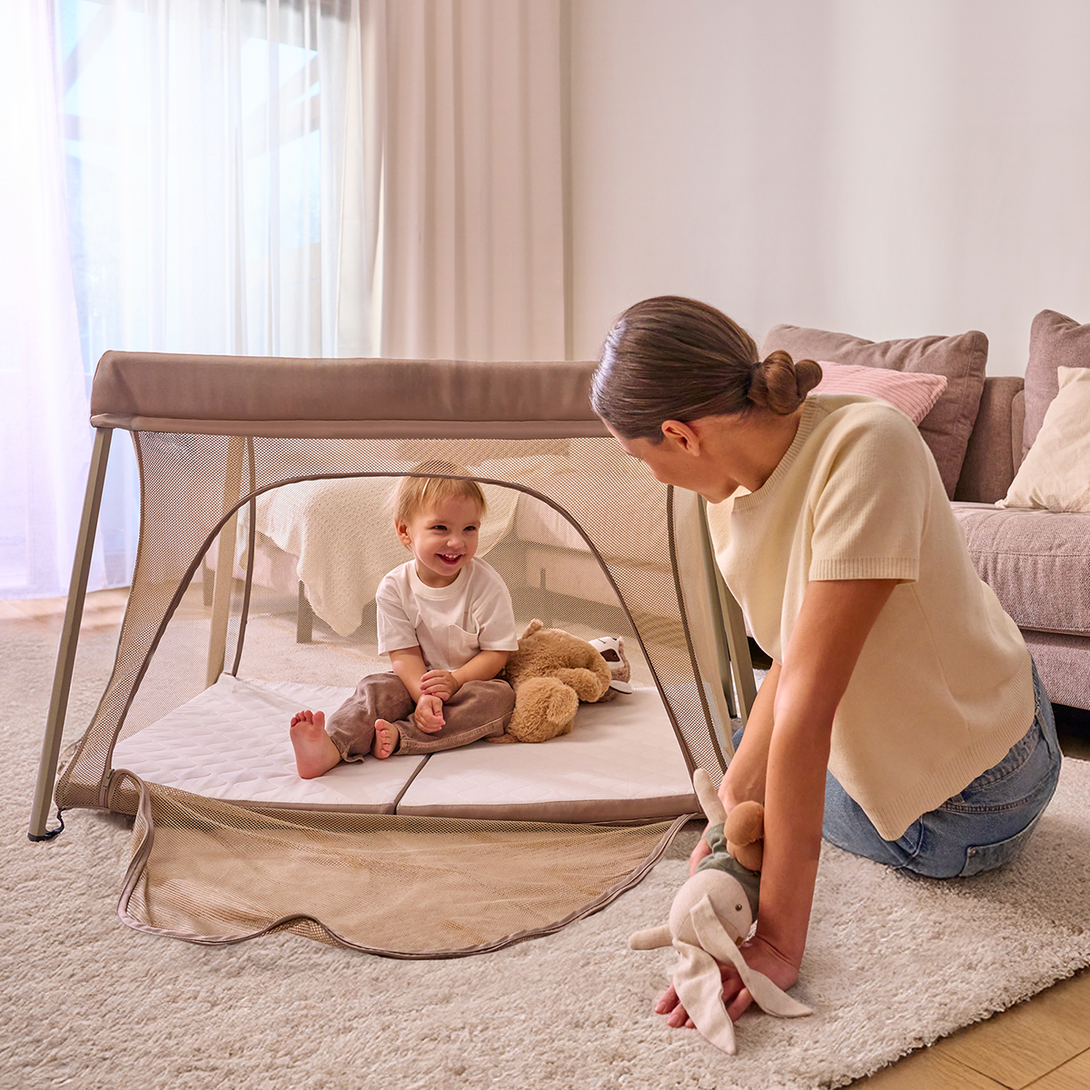 travel cot product view 2 Lionelo Alice Beige Olive