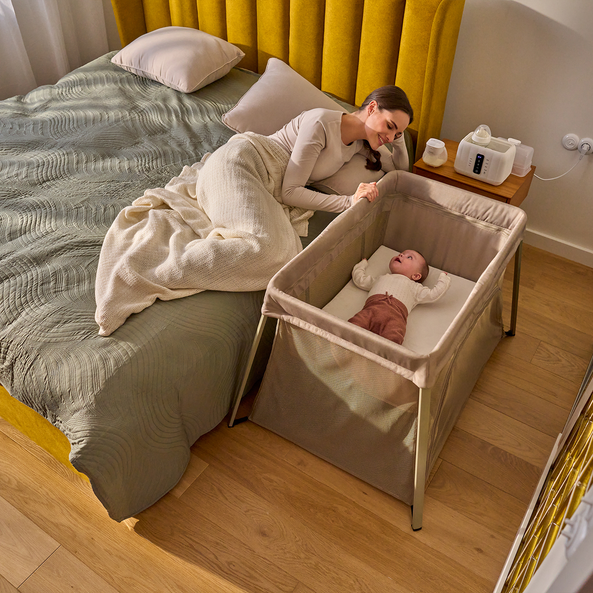 travel cot product view 3 Lionelo Alice Grey