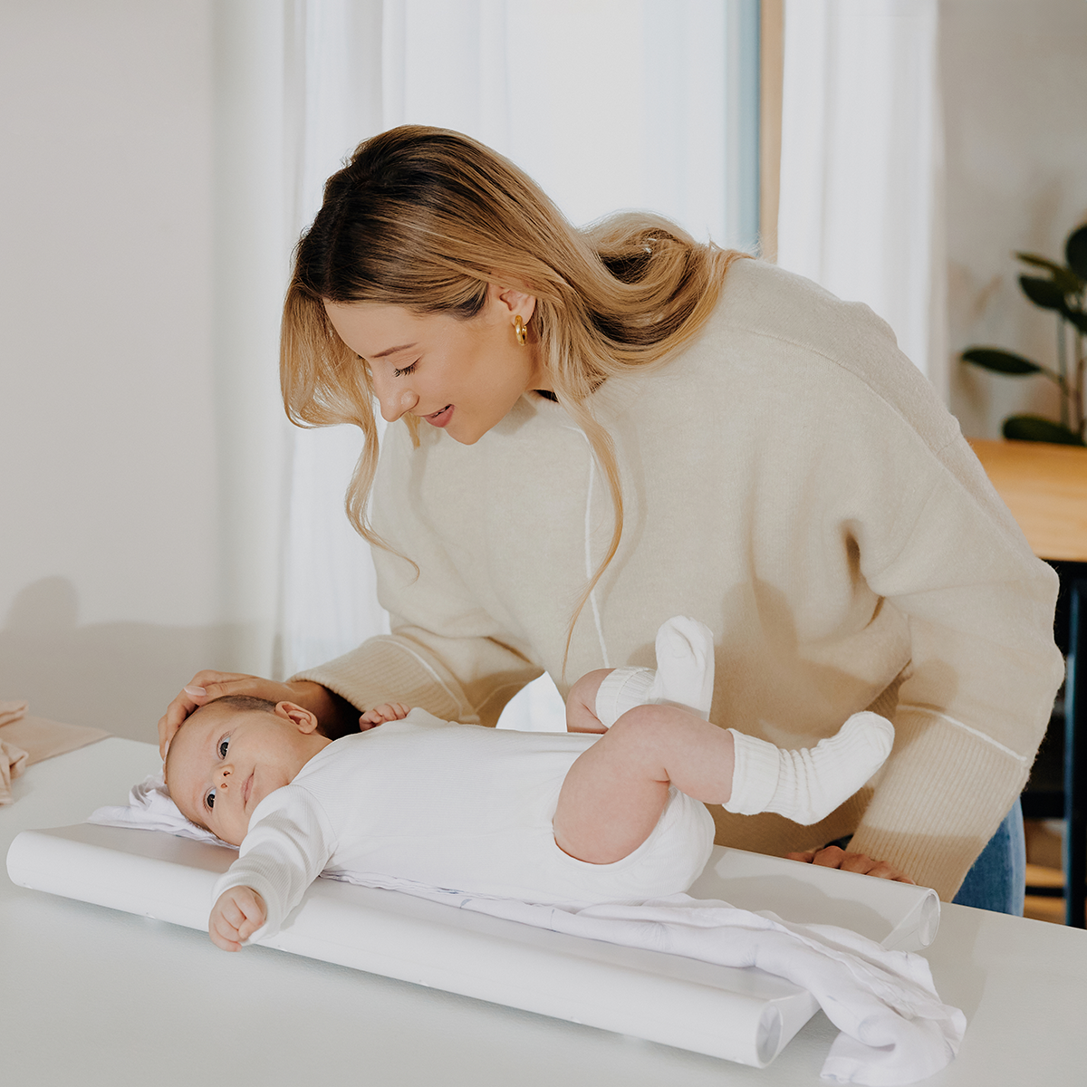 baby scale product view 4 Lionelo BabyBalance White