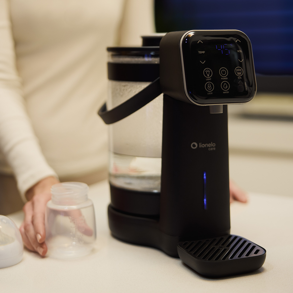 baby feeding appliance product view 2 Lionelo Babypresto 2.0 Black