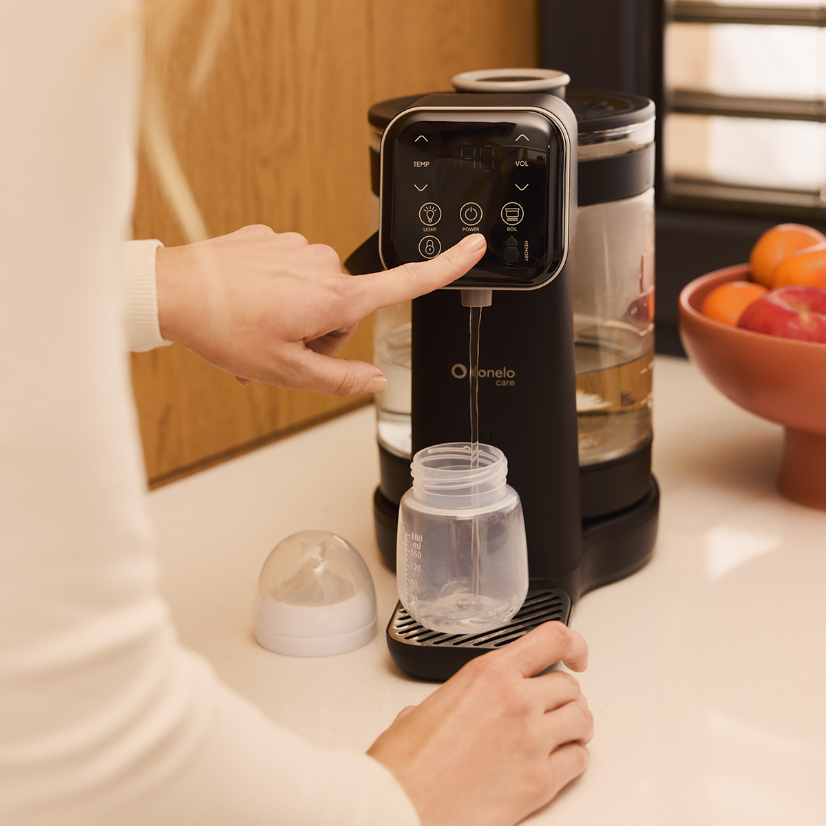 baby feeding appliance product view 3 Lionelo Babypresto 2.0 White