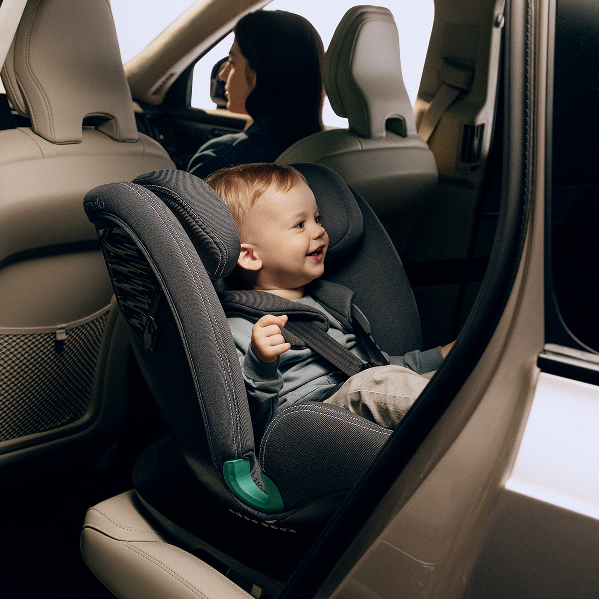 i-Size convertible car seat product view 2 Lionelo Bastiaan One i-Size Green Olive