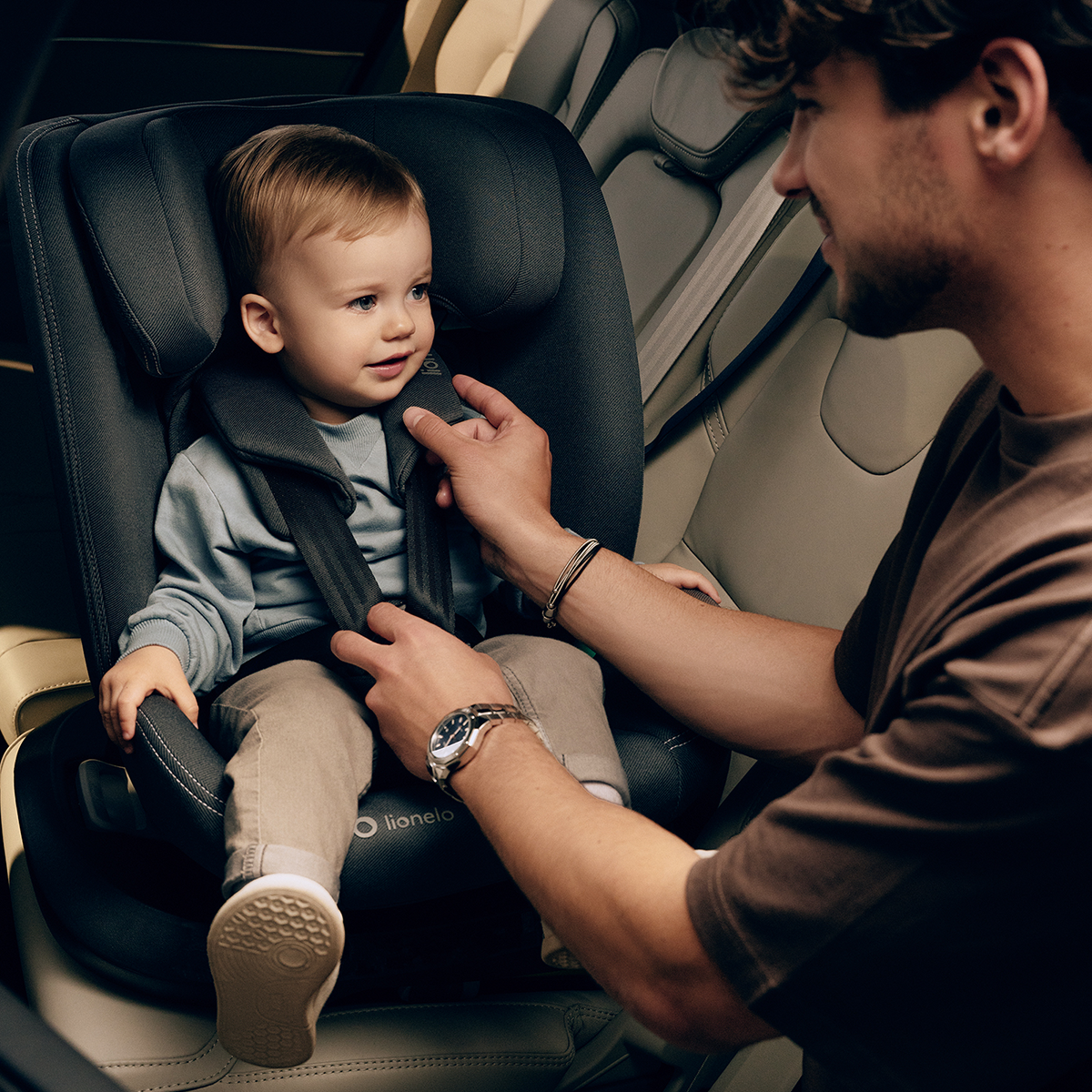 i-Size convertible car seat product view 3 Lionelo Bastiaan One i-Size Green Olive