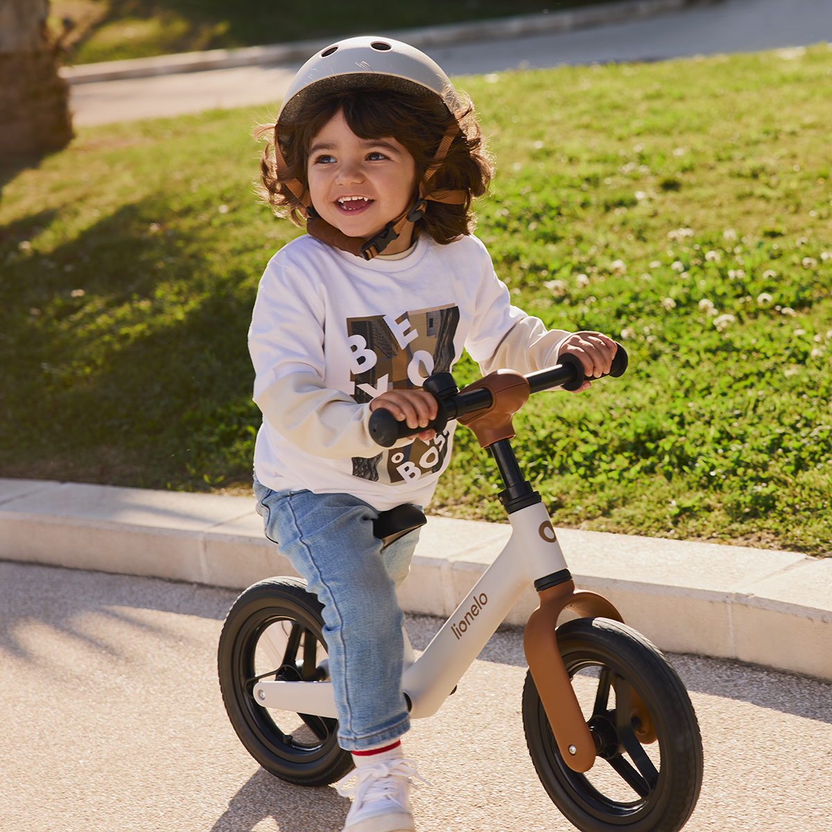 children's bicycle product view 2 Lionelo Toni Beige Sand